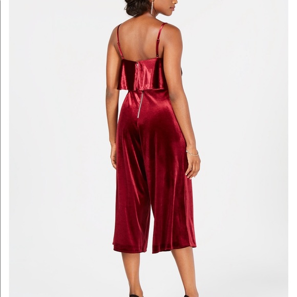 🆕 Velvet Ruffle Cropped Jumpsuit💋 - Picture 2 of 10